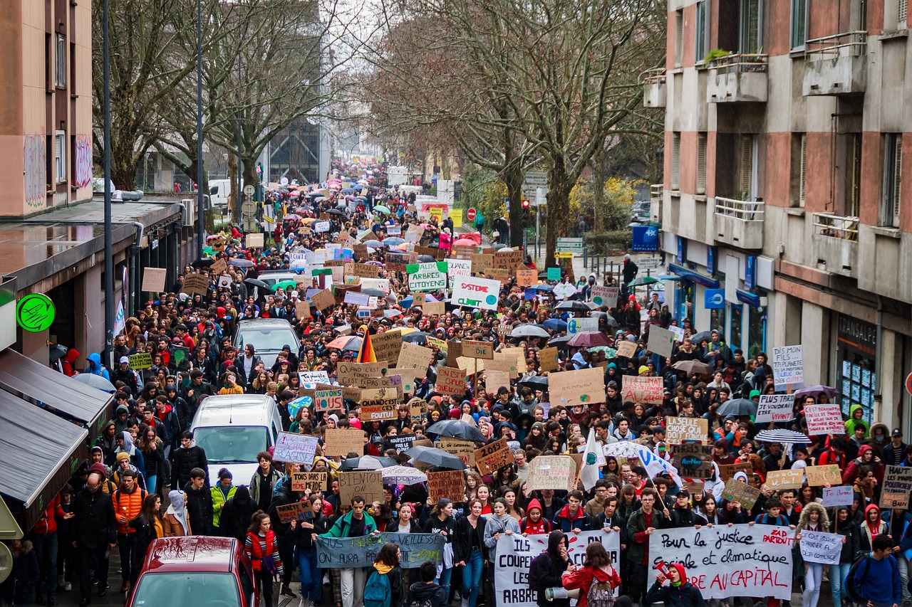 Co říkáte na demonstrace? 